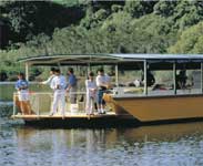 People on the Catch a Crab cruise and tour - Photo Courtesy Tourism NSW